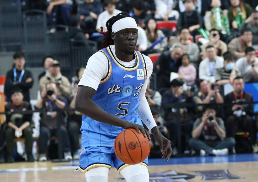 开云-包含NBA总决赛倒计时；北京首钢冲刺阶段官宣签约；细节引发关注；媒体盛赞；更衣室氛围转暖的词条