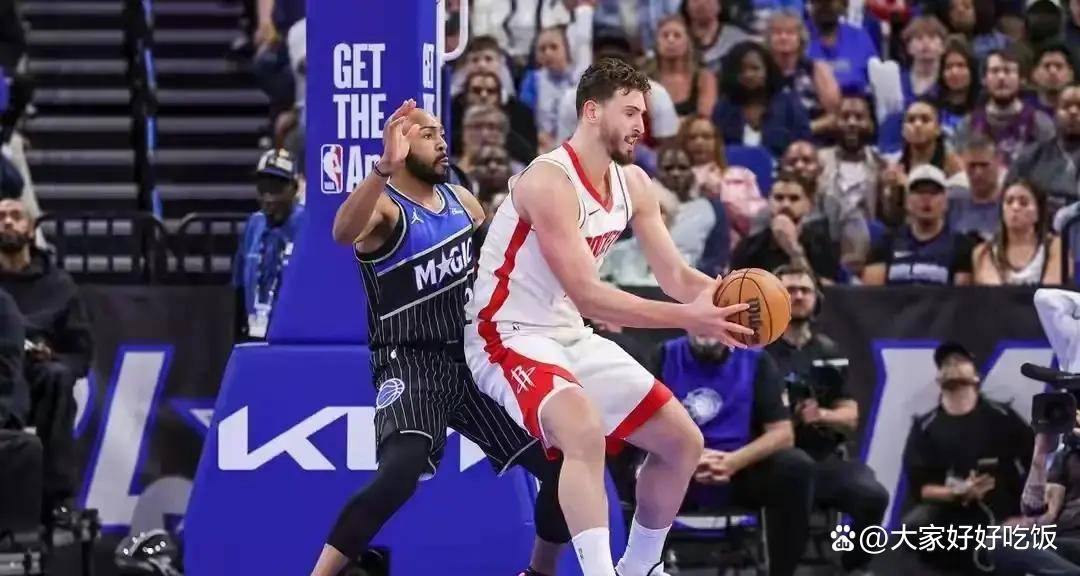 开云体育直播-加时末段体能课后，克里夫兰骑士篮板制胜备战亚冠，底气十足，更衣室氛围转暖的简单介绍