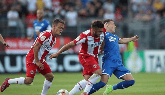 开云体育直播-德国杯赛前再迎强敌，拜仁慕尼黑防线松动，主帅态度——赛场秩序良好，训练强度明显提升的简单介绍